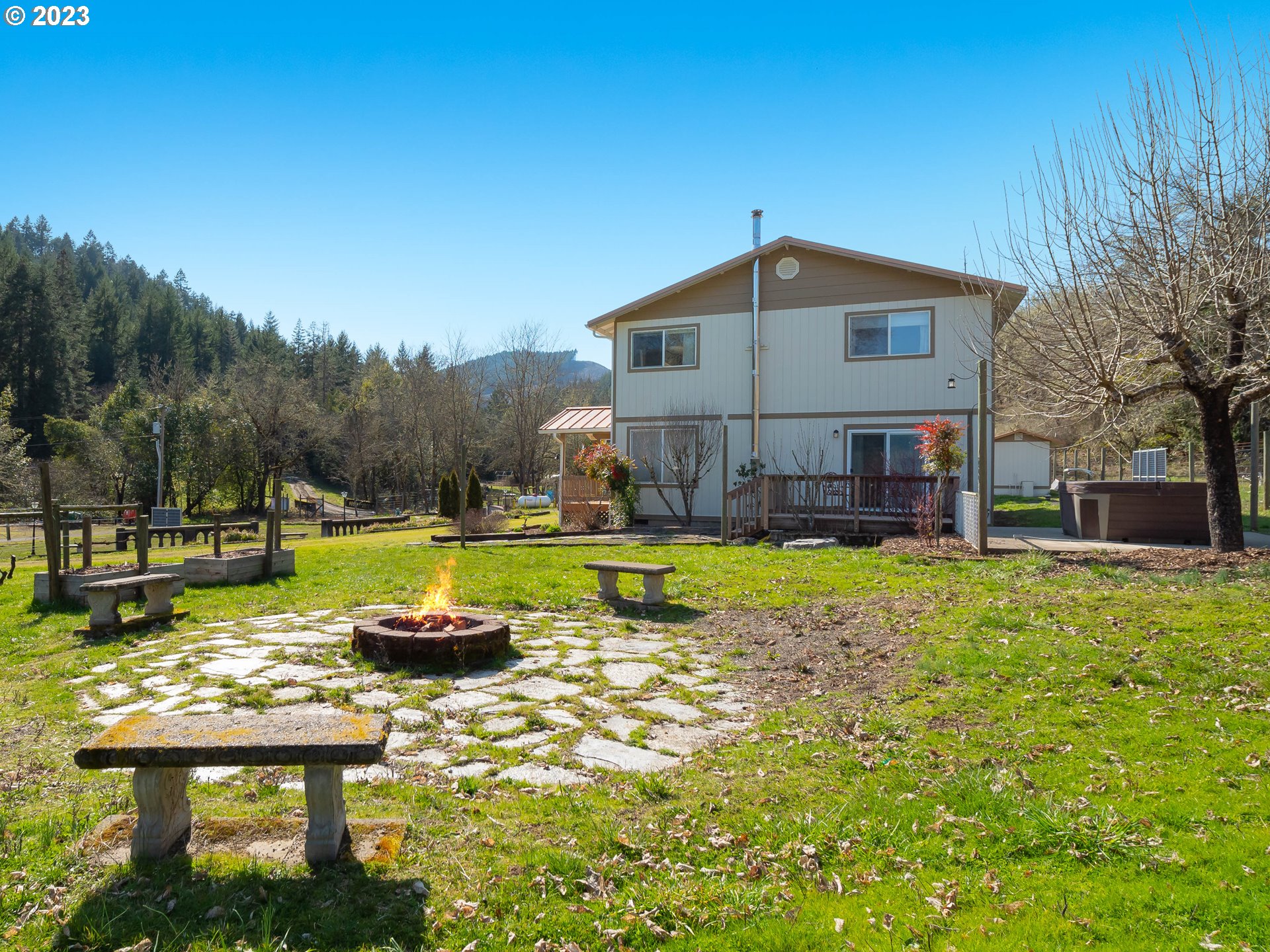 375 Porter Creek Road Winston, OR 97496 - Photo 8 of 41