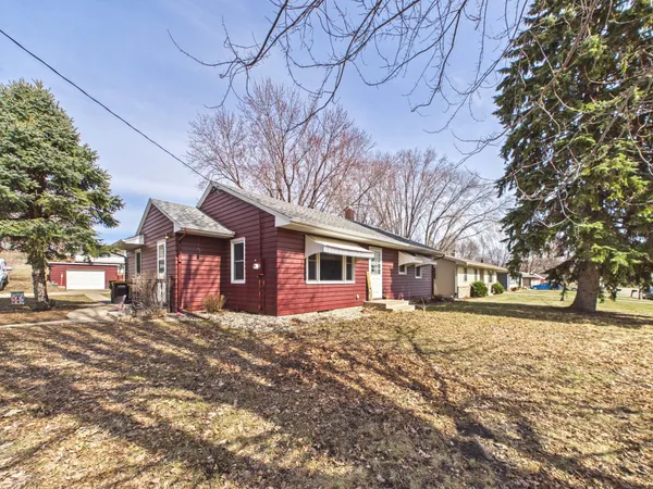 $260,000 | 300 East 8th Street, Starbuck, MN 56381