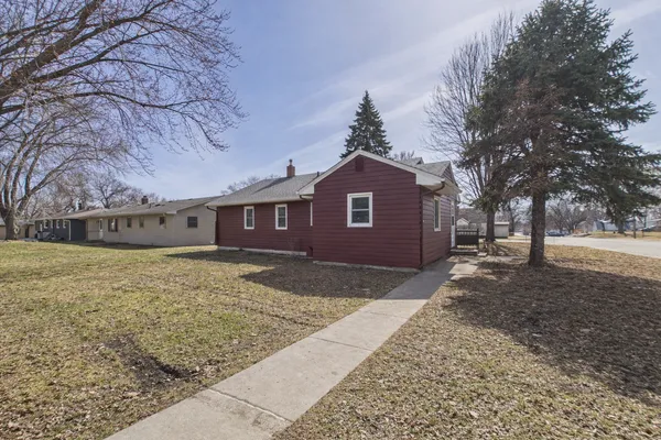 $260,000 | 300 East 8th Street, Starbuck, MN 56381