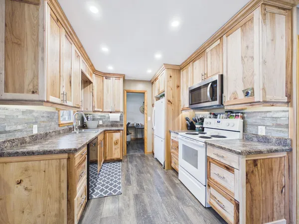 $260,000 | 300 East 8th Street, Starbuck, MN 56381