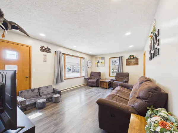 $260,000 | 300 East 8th Street, Starbuck, MN 56381