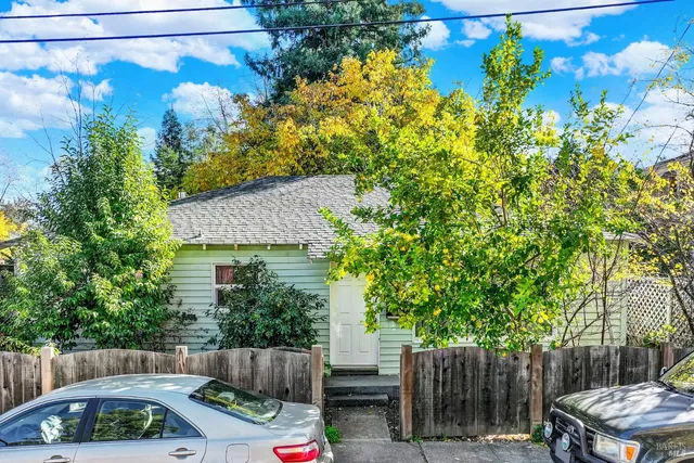 $455,000 | 211 Triplett Drive, Cloverdale, CA 95425