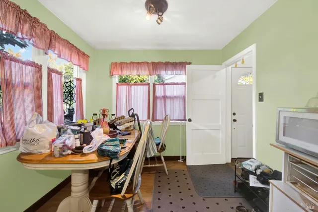 $455,000 | 211 Triplett Drive, Cloverdale, CA 95425