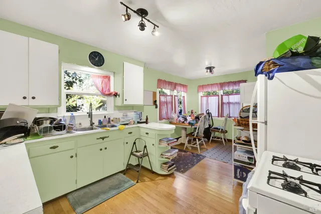 $455,000 | 211 Triplett Drive, Cloverdale, CA 95425