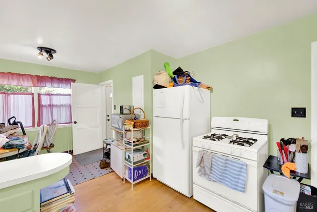 $455,000 | 211 Triplett Drive, Cloverdale, CA 95425