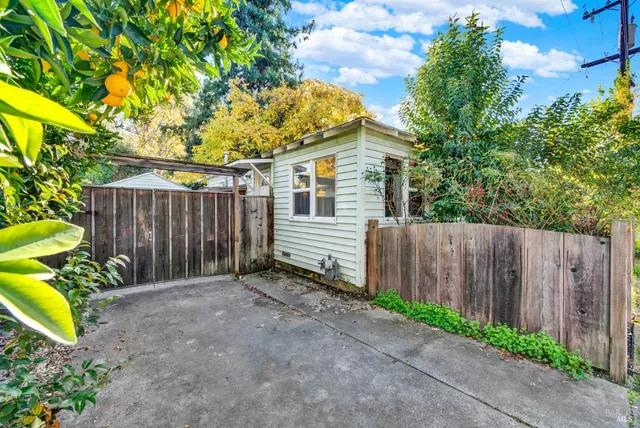 $455,000 | 211 Triplett Drive, Cloverdale, CA 95425