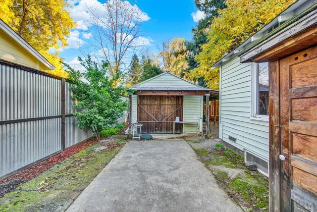 $455,000 | 211 Triplett Drive, Cloverdale, CA 95425