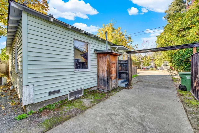 $455,000 | 211 Triplett Drive, Cloverdale, CA 95425