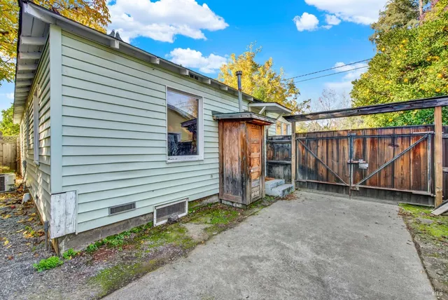 $455,000 | 211 Triplett Drive, Cloverdale, CA 95425