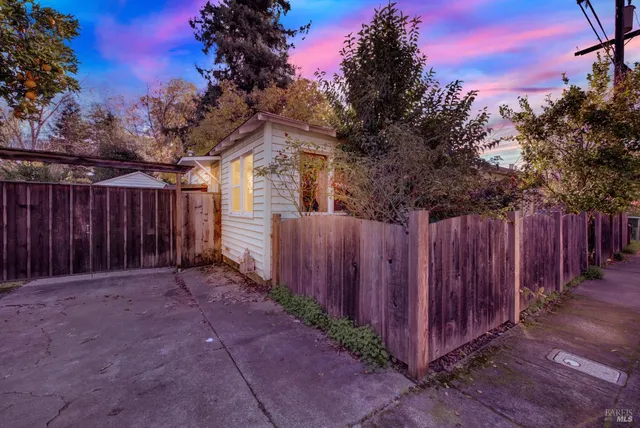 $455,000 | 211 Triplett Drive, Cloverdale, CA 95425