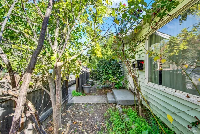 $455,000 | 211 Triplett Drive, Cloverdale, CA 95425