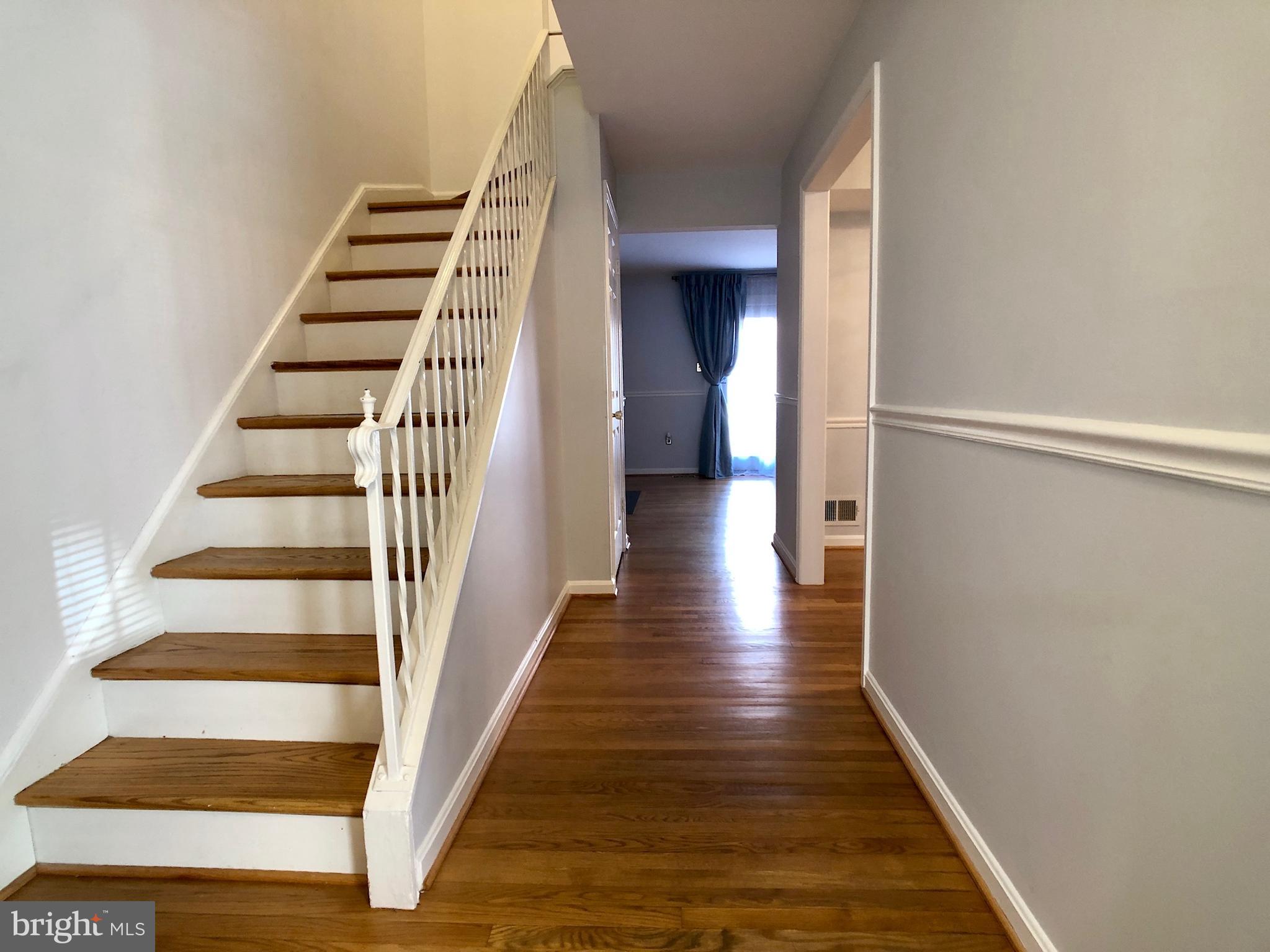 7038 Leestone Street Springfield, VA 22151 - Photo 13 of 34 Foyer