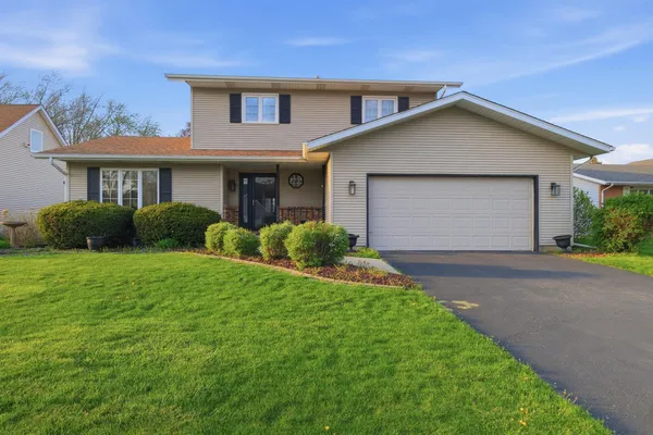 $3,200 | 1000 Brooke Lane, Schererville, IN 46375