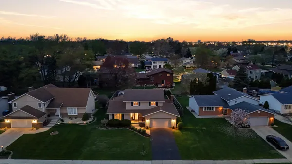 $3,200 | 1000 Brooke Lane, Schererville, IN 46375