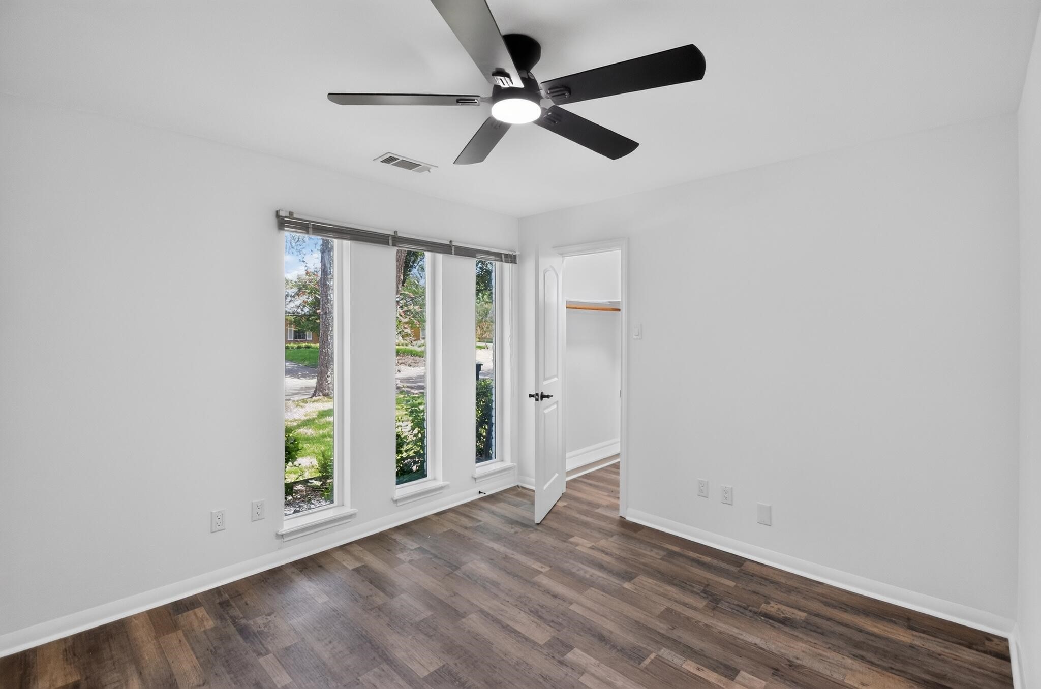 5675 Sylmar Road Houston, TX 77081 - Photo 16 of 31 Gallery Image 16