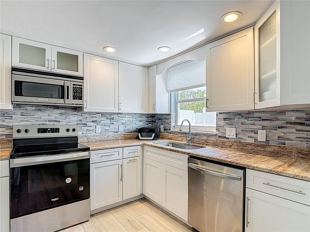 4848 Shell Stream Boulevard New Port Richey, FL 34652 - Photo 12 of 58 Gallery Image 12