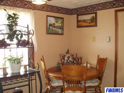 627 East Jefferson Street Warren, IN 46792 - Photo 4 of 8