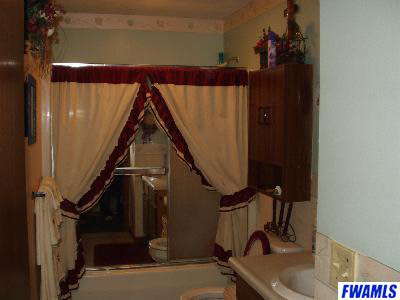 627 East Jefferson Street Warren, IN 46792 - Photo 7 of 8