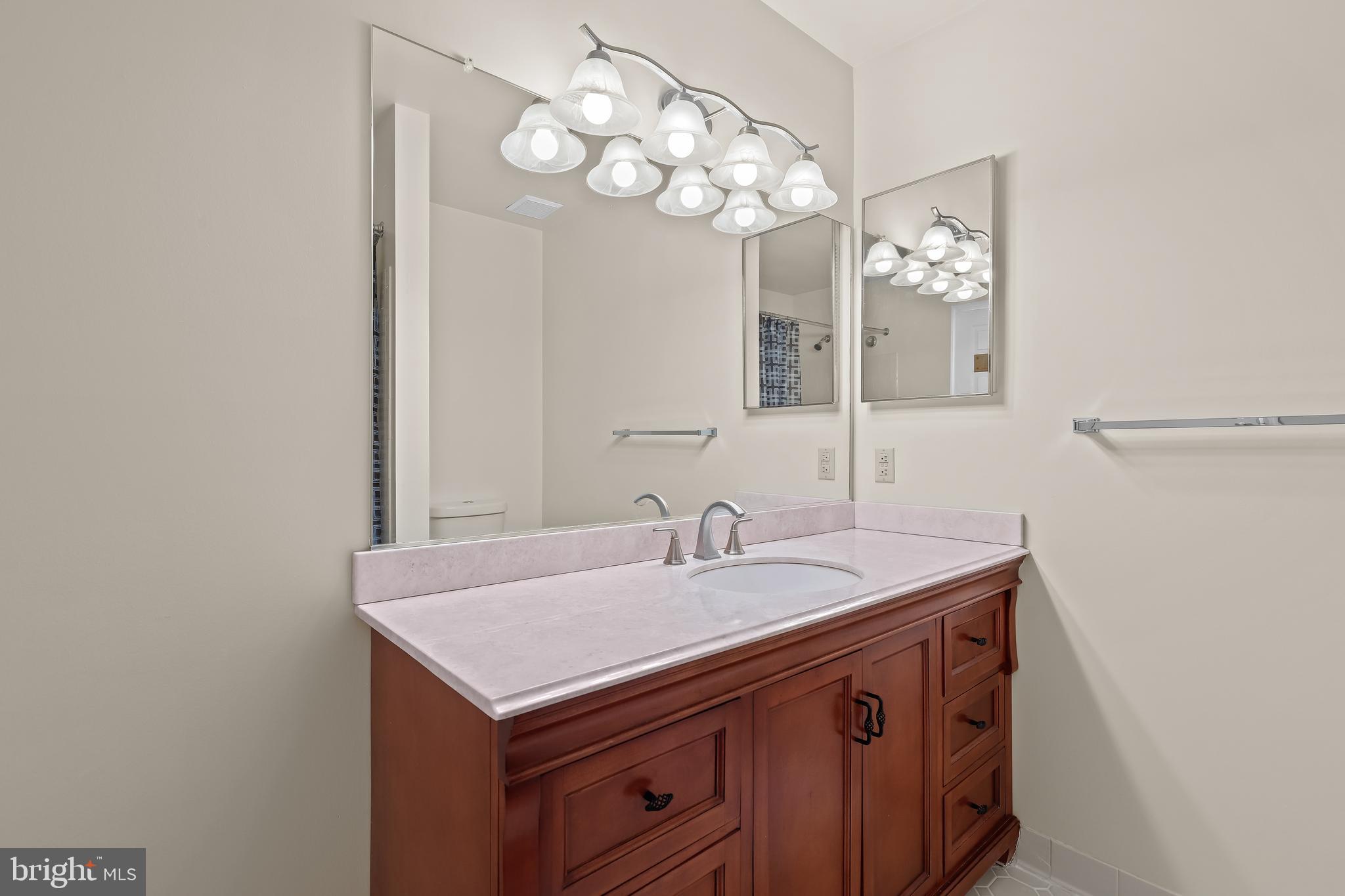 92 Far Corners Loop Sparks Glencoe, MD 21152 - Photo 22 of 49 Primary Bath