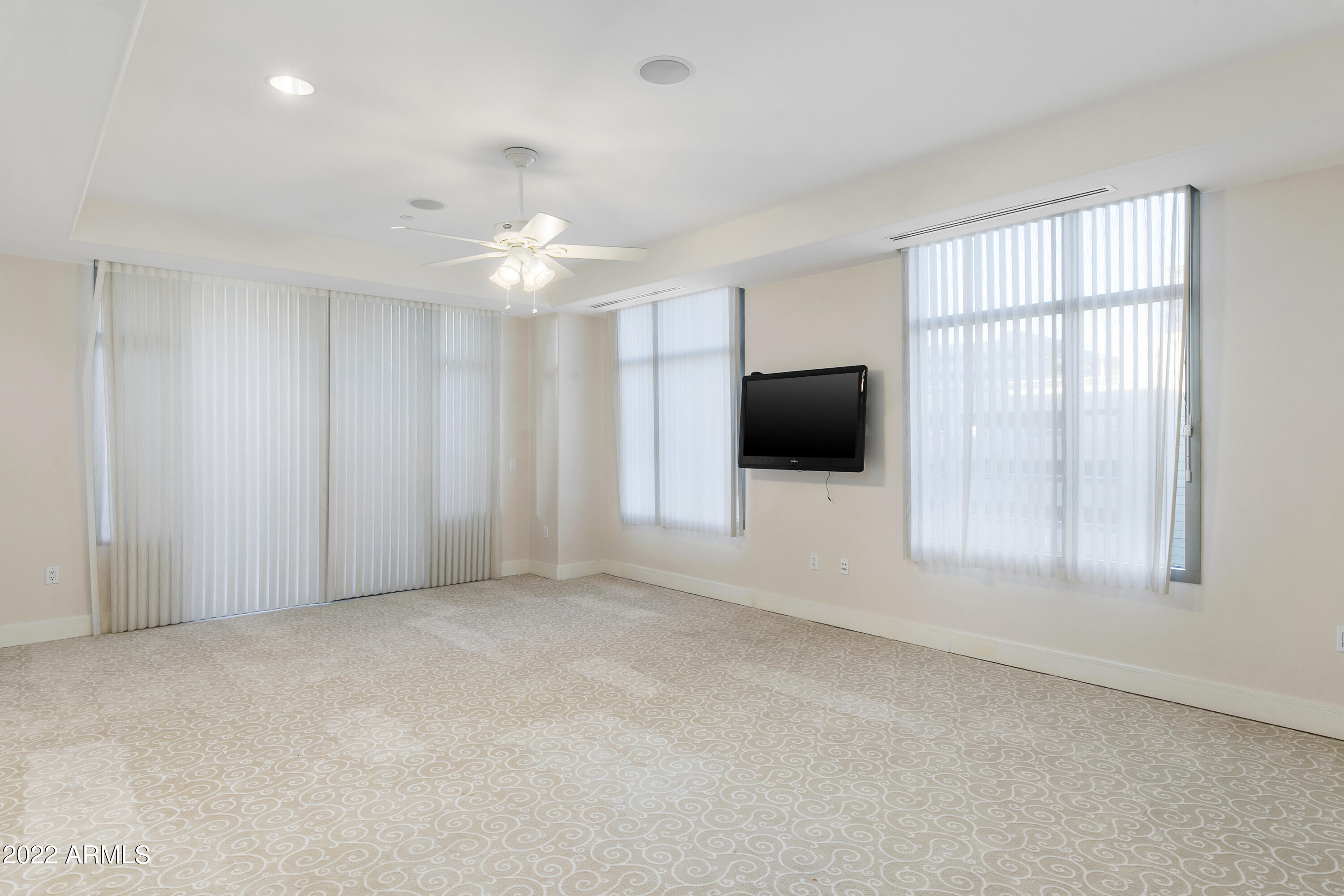 2211 East Camelback Road, Unit 402 Phoenix, AZ 85016 - Photo 16 of 27 Master