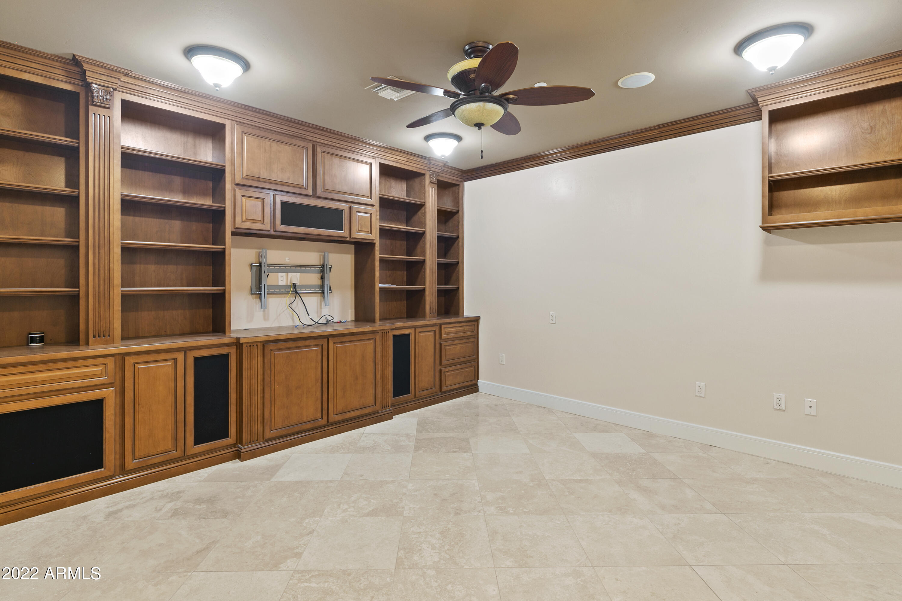2211 East Camelback Road, Unit 402 Phoenix, AZ 85016 - Photo 22 of 27 Den / Office