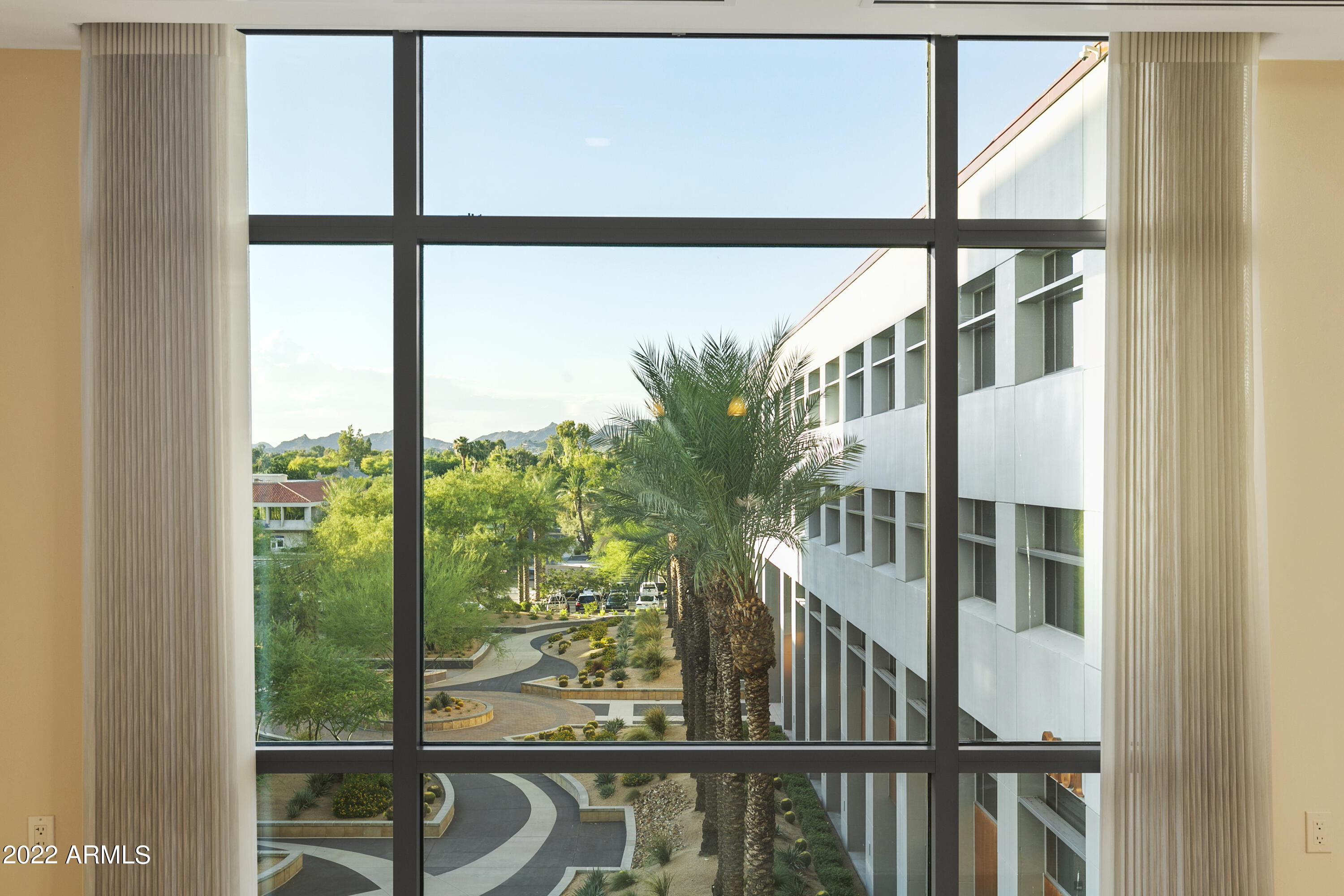 2211 East Camelback Road, Unit 402 Phoenix, AZ 85016 - Photo 3 of 27 Great Room Viewing Room View