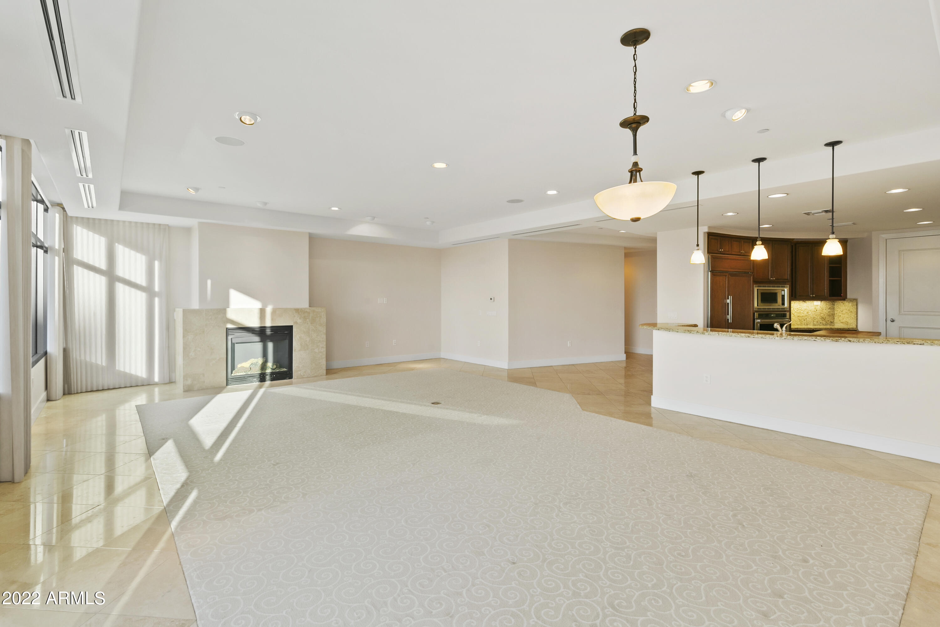 2211 East Camelback Road, Unit 402 Phoenix, AZ 85016 - Photo 5 of 27 Great Room