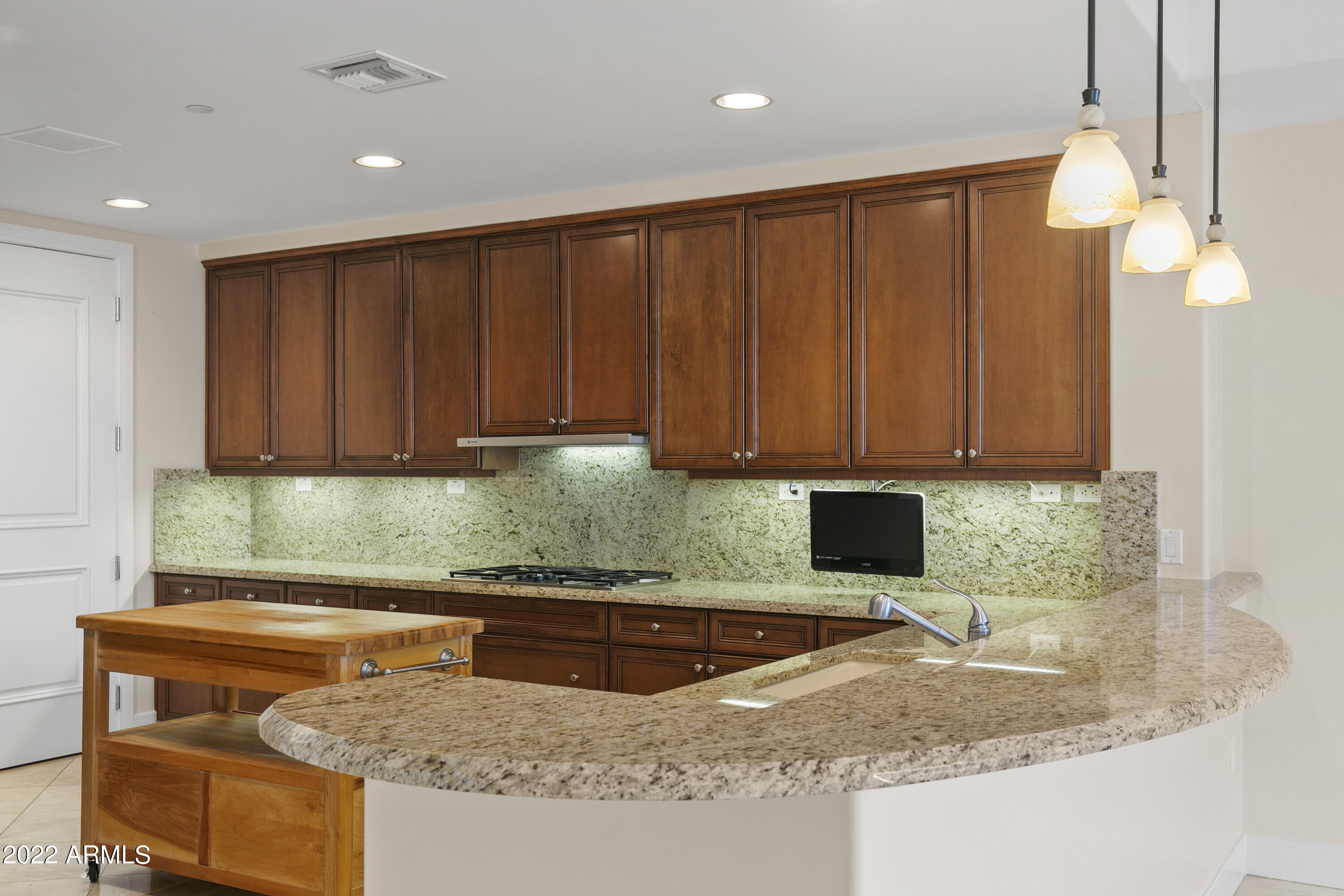 2211 East Camelback Road, Unit 402 Phoenix, AZ 85016 - Photo 6 of 27 Kitchen