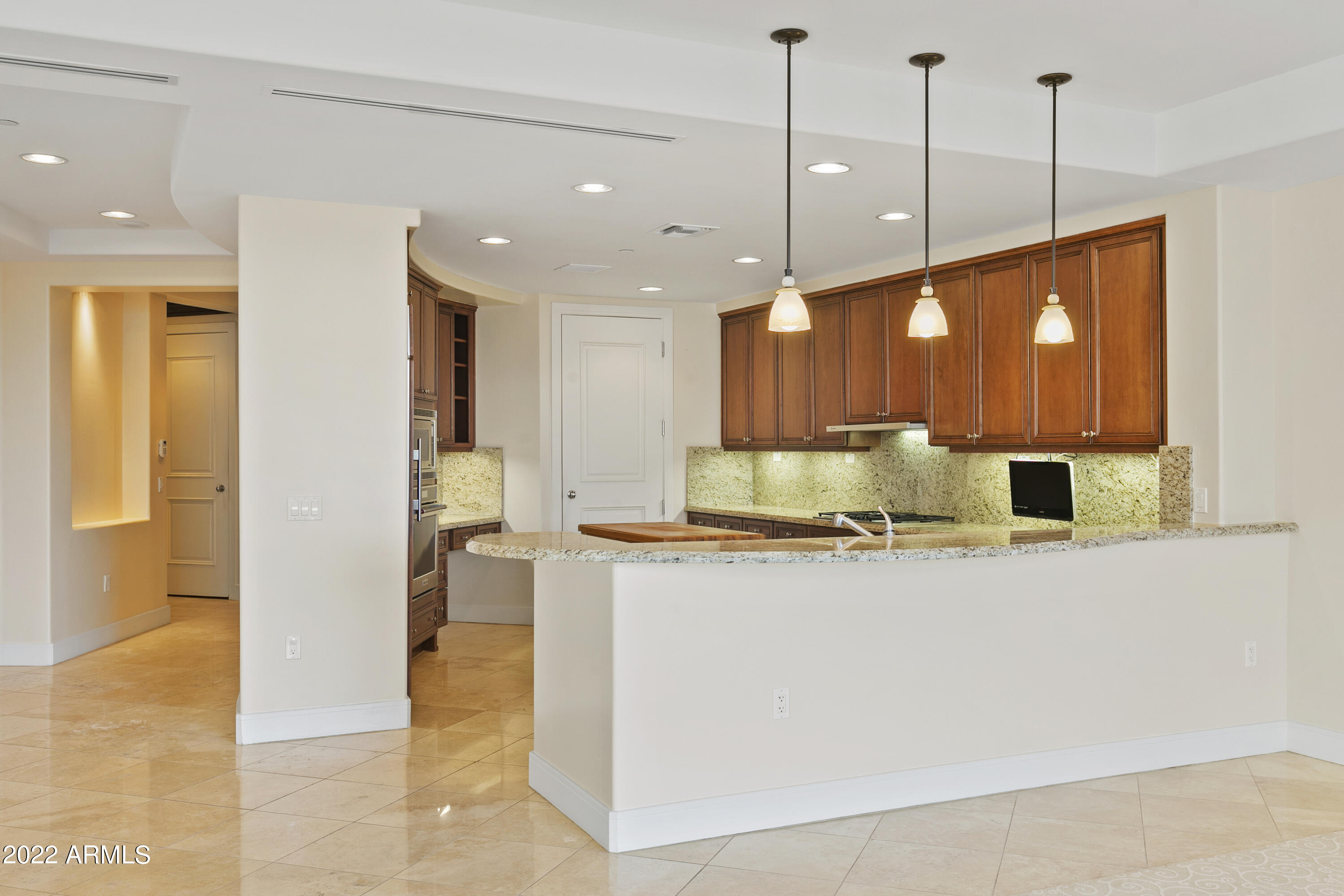 2211 East Camelback Road, Unit 402 Phoenix, AZ 85016 - Photo 7 of 27 Kitchen