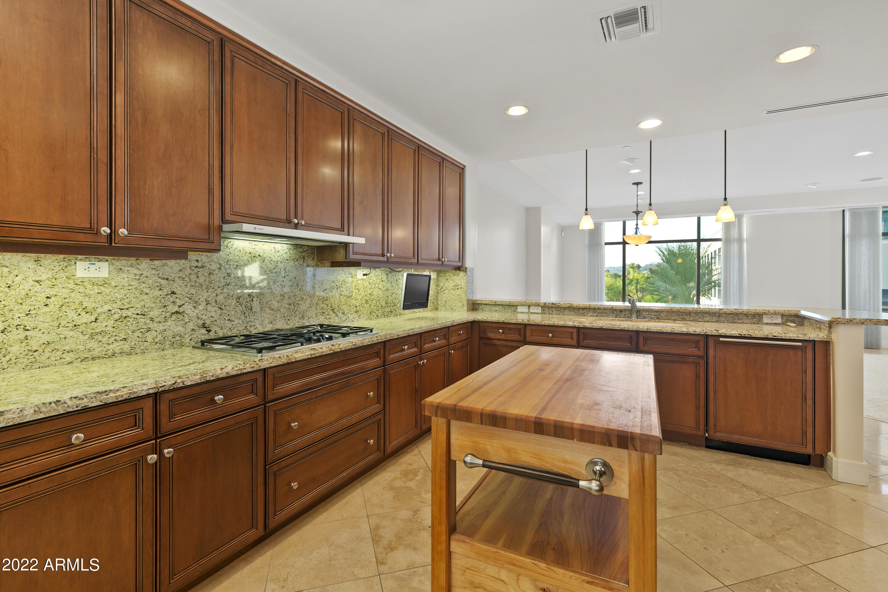2211 East Camelback Road, Unit 402 Phoenix, AZ 85016 - Photo 9 of 27 Kitchen