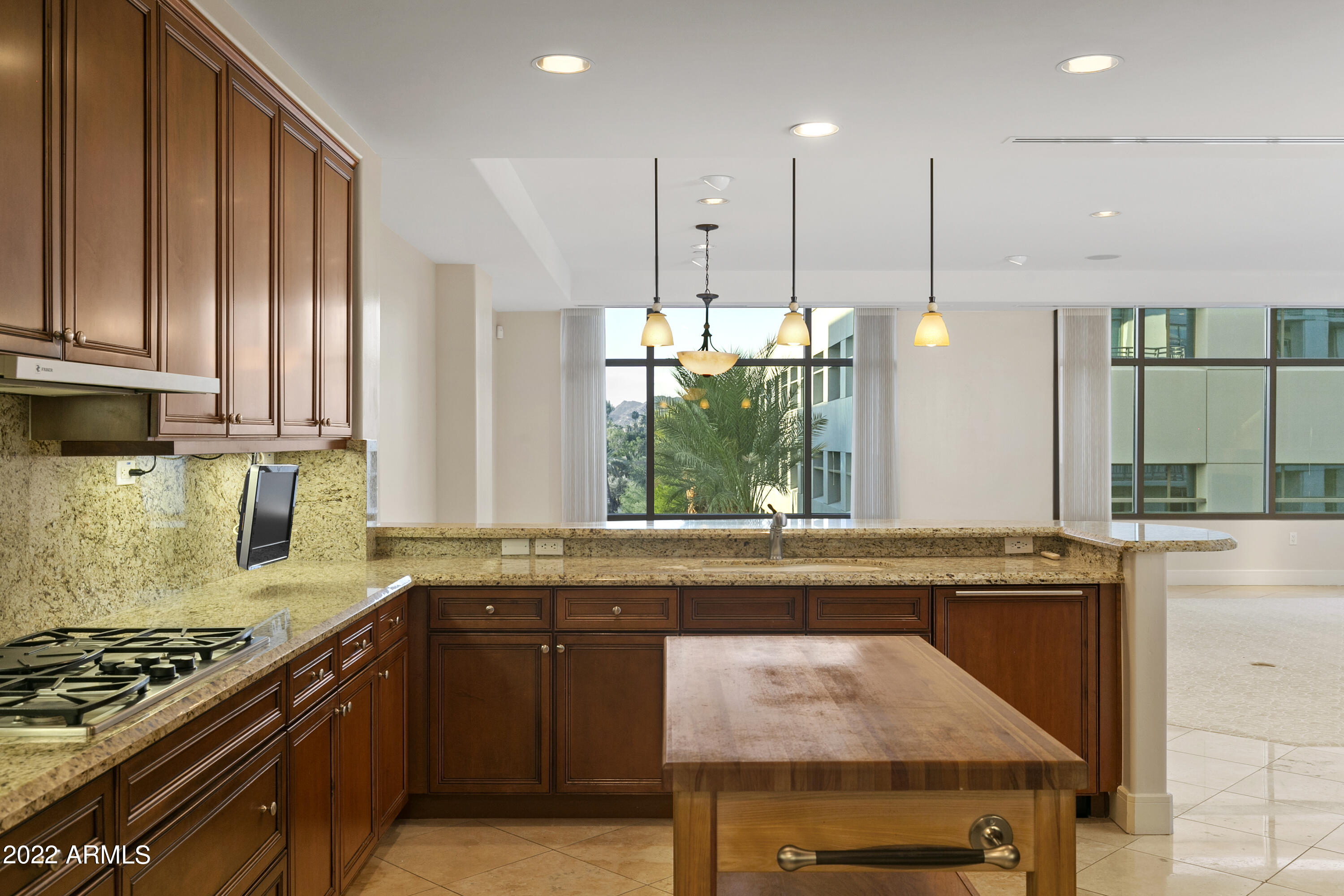 2211 East Camelback Road, Unit 402 Phoenix, AZ 85016 - Photo 10 of 27 Kitchen