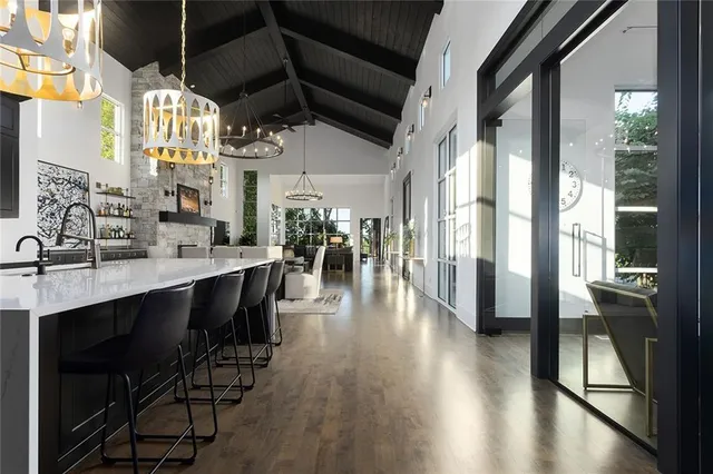 $1,995,000 | 6949 Watson's Country Lane, Parkville, MO 64152