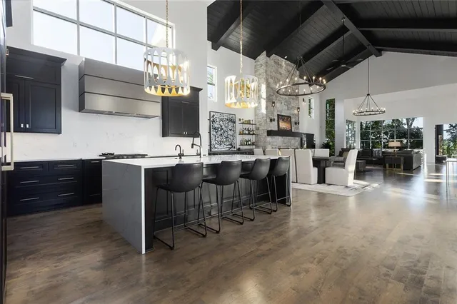 $1,995,000 | 6949 Watson's Country Lane, Parkville, MO 64152