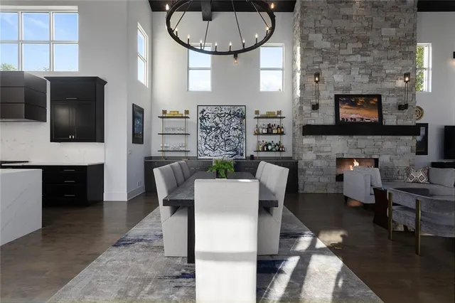 $1,995,000 | 6949 Watson's Country Lane, Parkville, MO 64152