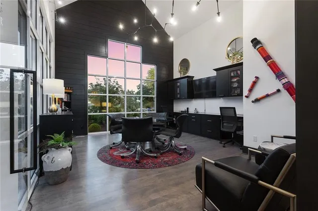 $1,995,000 | 6949 Watson's Country Lane, Parkville, MO 64152