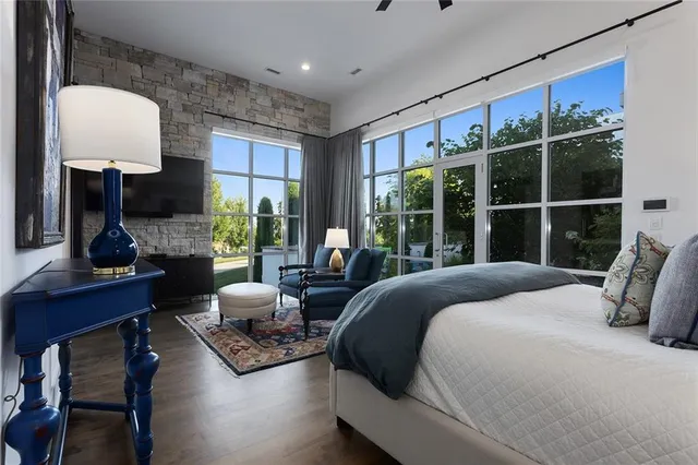 $1,995,000 | 6949 Watson's Country Lane, Parkville, MO 64152