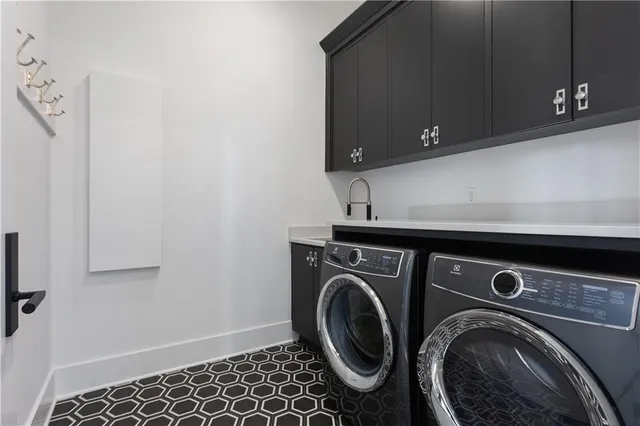 $1,995,000 | 6949 Watson's Country Lane, Parkville, MO 64152