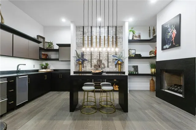 $1,995,000 | 6949 Watson's Country Lane, Parkville, MO 64152