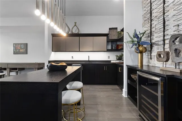 $1,995,000 | 6949 Watson's Country Lane, Parkville, MO 64152