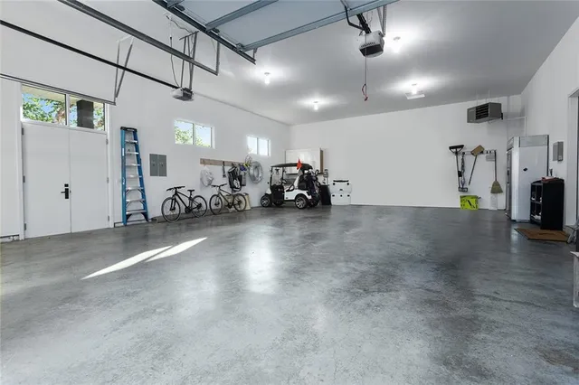 $1,995,000 | 6949 Watson's Country Lane, Parkville, MO 64152