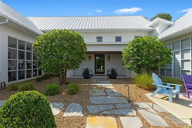 $1,995,000 | 6949 Watson's Country Lane, Parkville, MO 64152