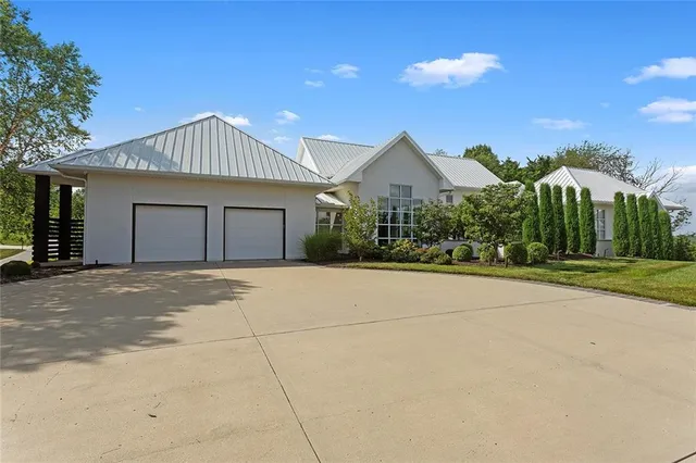 $1,995,000 | 6949 Watson's Country Lane, Parkville, MO 64152