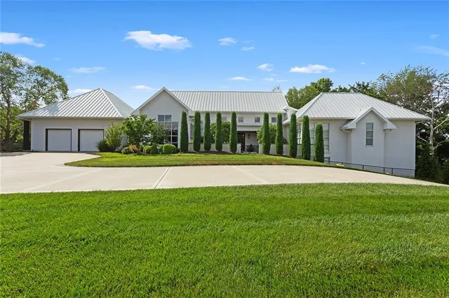 $1,995,000 | 6949 Watson's Country Lane, Parkville, MO 64152