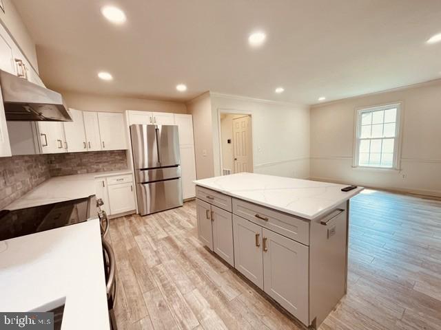 1016 Windrush Lane, Unit 25 Sandy Spring, MD 20860 - Photo 5 of 37 Modern kitchen with spacious layout.