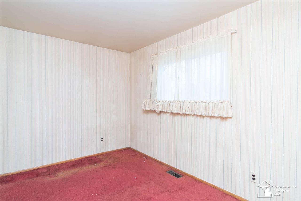 1054 South Henry Ruff Road Westland, MI 48186 - Photo 10 of 14