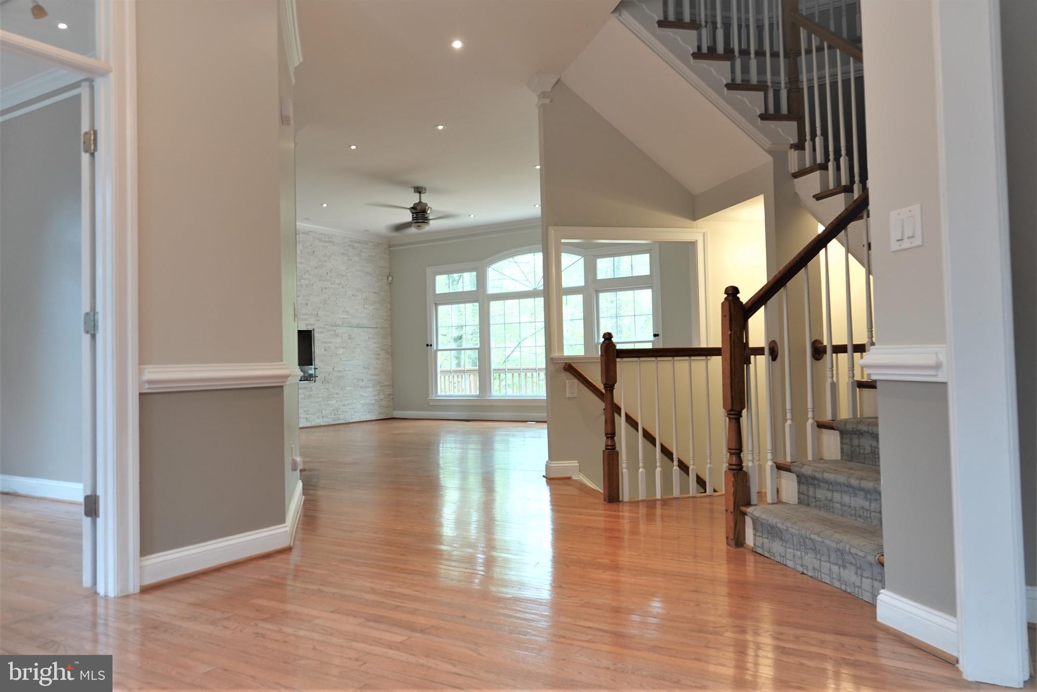 114 Treehaven Street Gaithersburg, MD 20878 - Photo 2 of 61