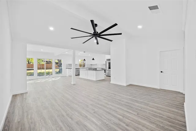 a view of a livingroom with furniture