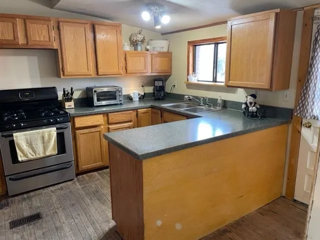 $49,900 | 510 East 8th Street, Newton, KS 67114