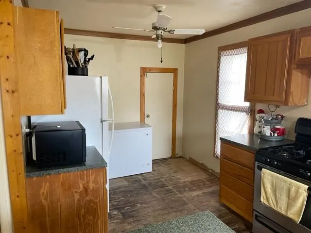 $49,900 | 510 East 8th Street, Newton, KS 67114