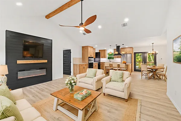 $389,000 | 90 Cool Crest, Point Blank, TX 77364